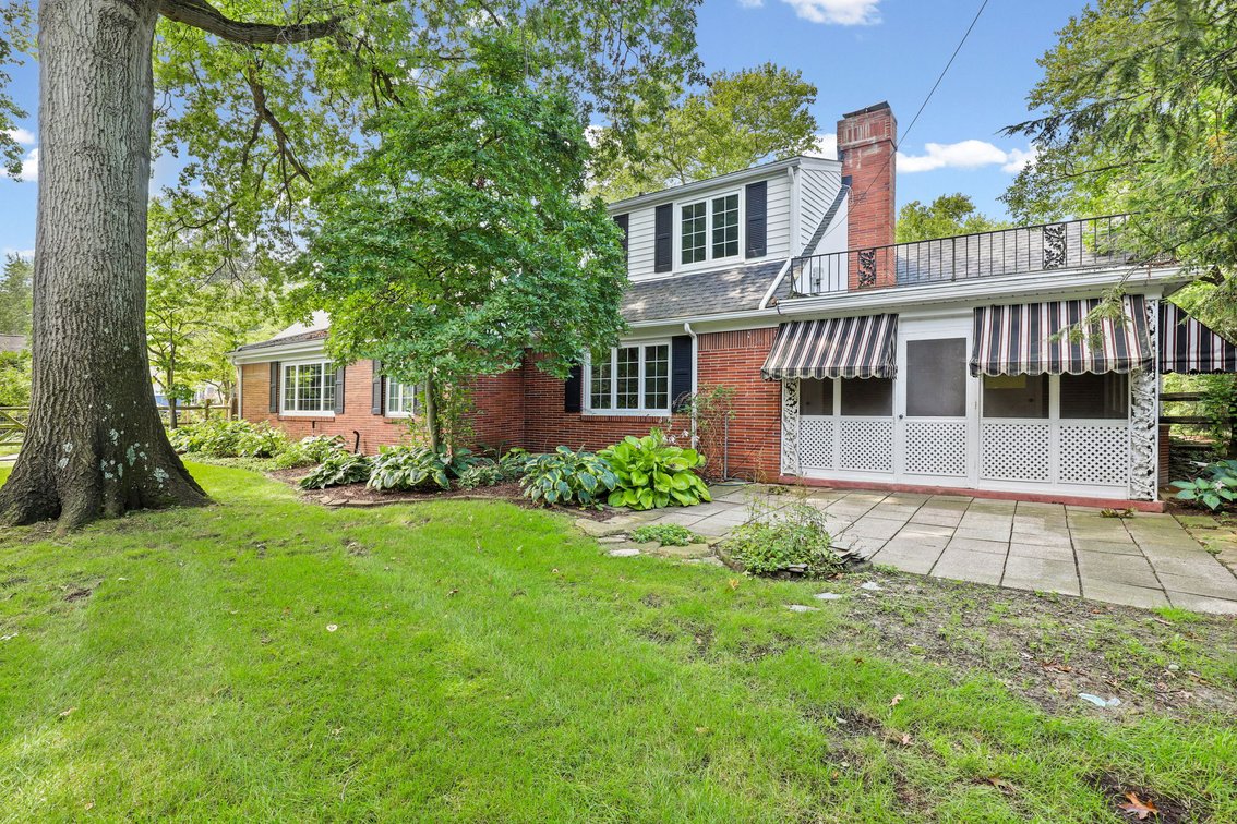Image for MINIMUM BID AUCTION $399,000! 2630 Edgehill Rd