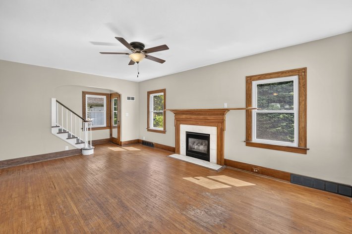 Image for MINIMUM BID AUCTION $89,000! 2206 Glendale Ave