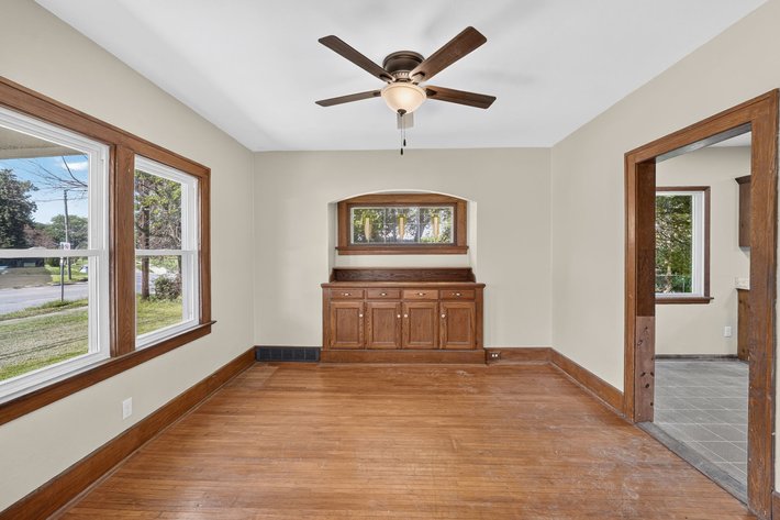 Image for MINIMUM BID AUCTION $89,000! 2206 Glendale Ave
