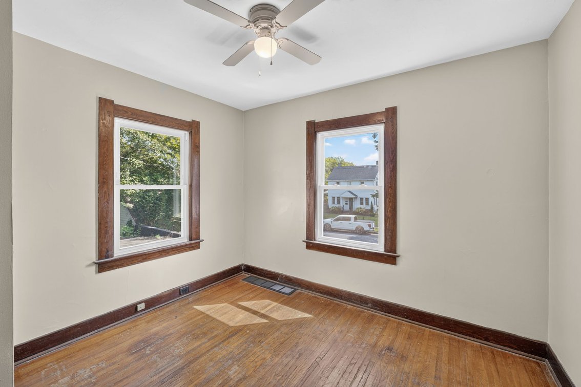 Image for MINIMUM BID AUCTION $89,000! 2206 Glendale Ave