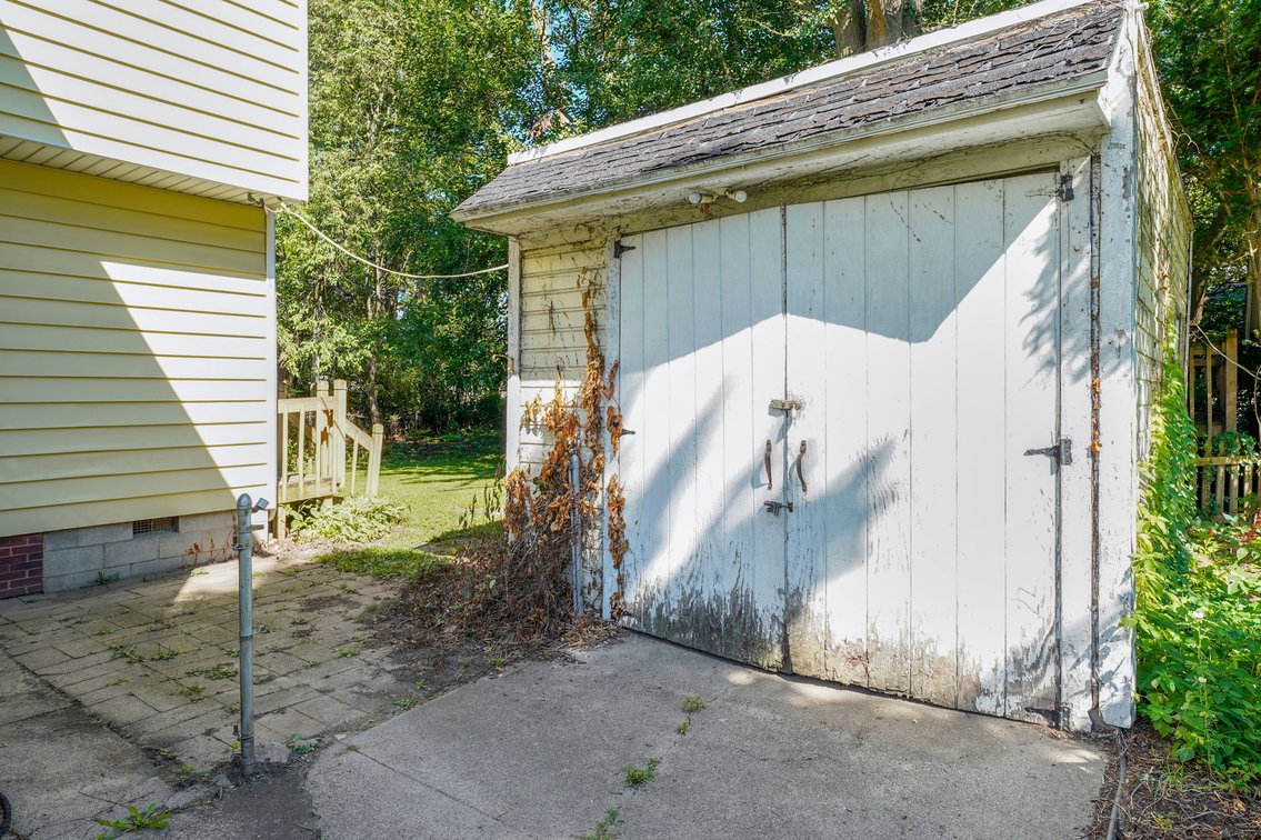 Image for MINIMUM BID AUCTION $89,000! 2206 Glendale Ave