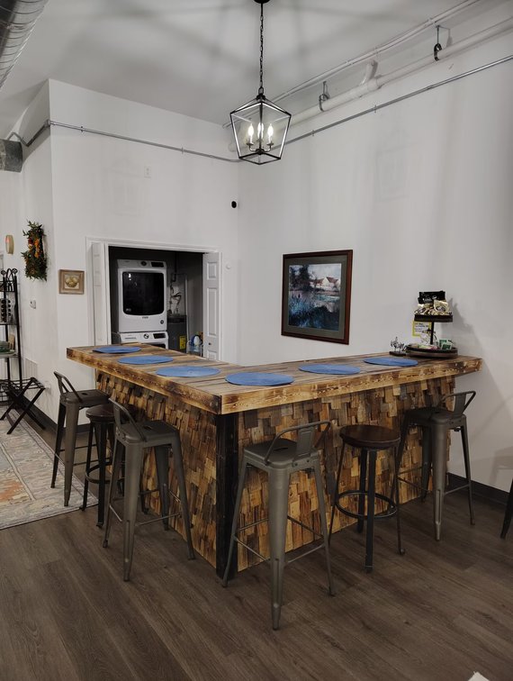 Image for MINIMUM BID AUCTION $179,000! 110 W Main St