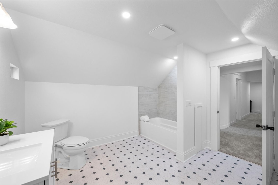 Image for REAL ESTATE AUCTION! 308 Monroe St