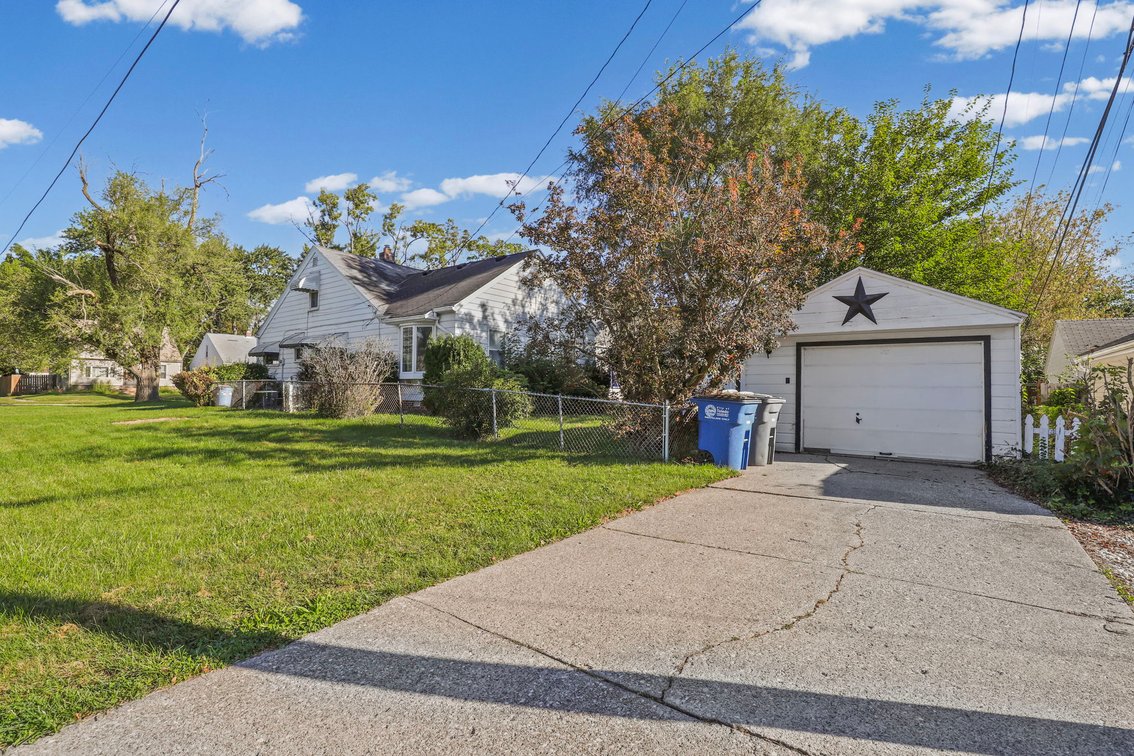Image for MINIMUM BID AUCTION $100,000! 1943 Glencairn Ave