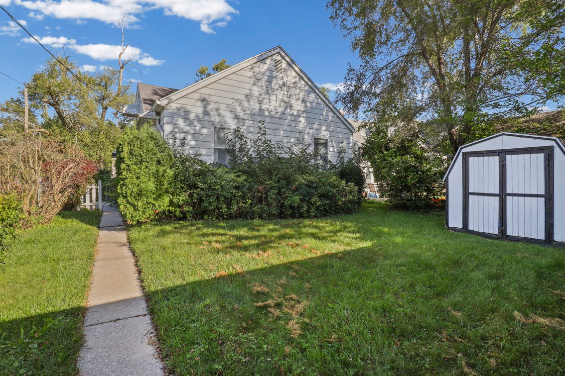 Image for MINIMUM BID AUCTION $100,000! 1943 Glencairn Ave