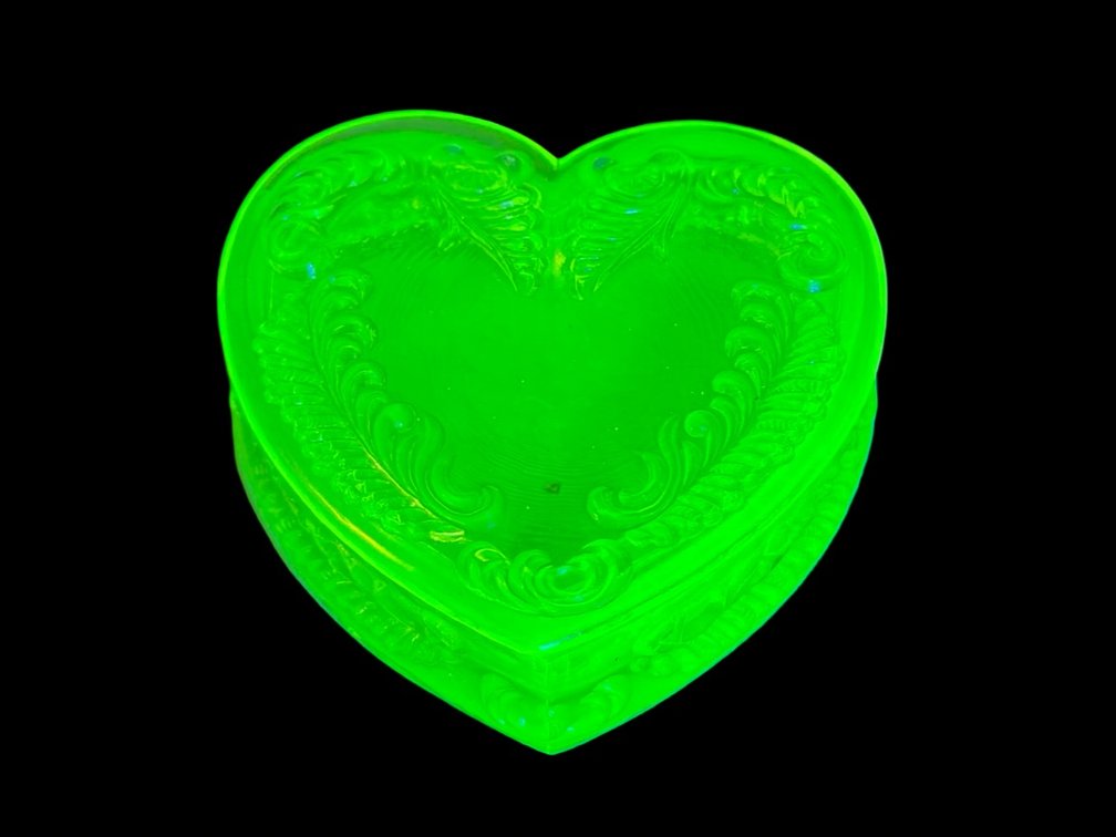 Image for The Uranium Glass Collector's Auction