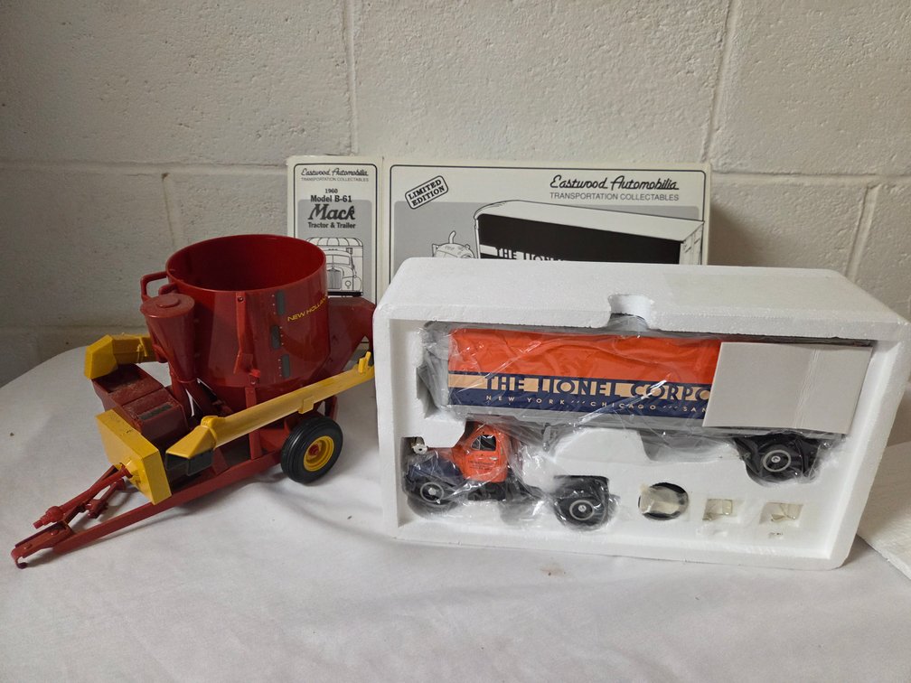 Image for Ralph & Pam Edwards Public Auction