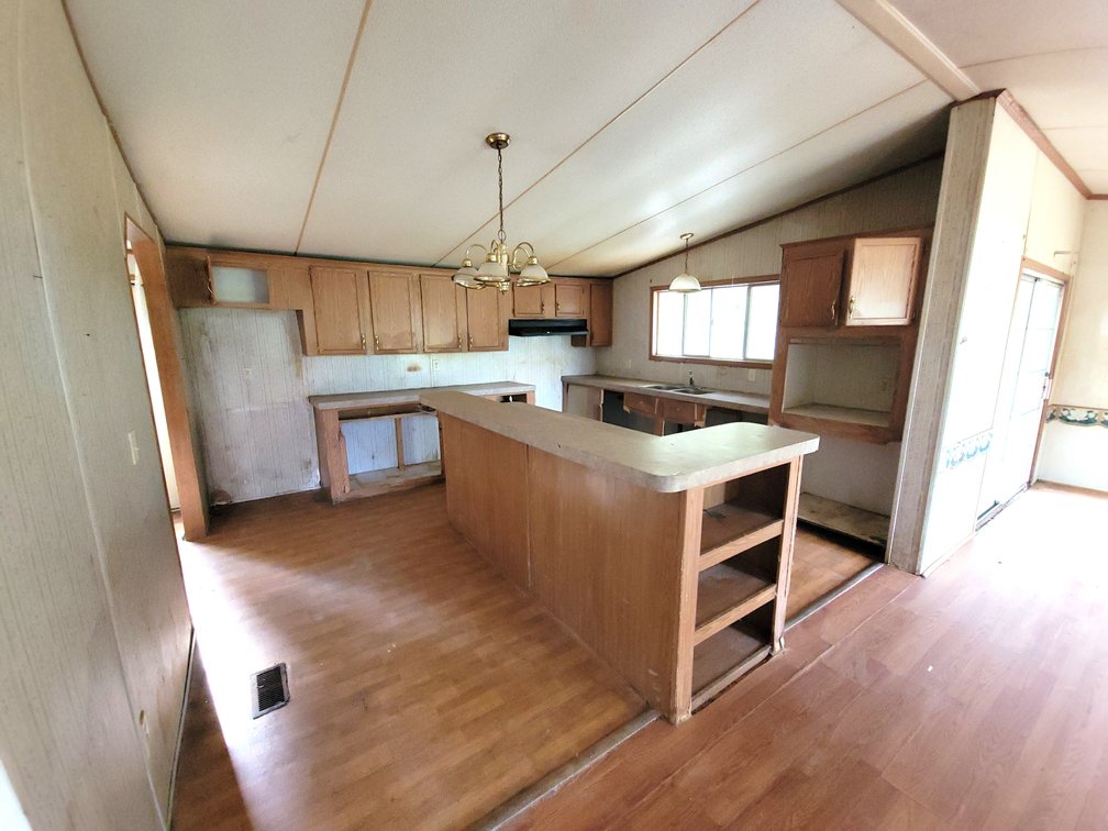 Image for ABSOLUTE AUCTION: WEISS Lake Waterfront, 05.10.25