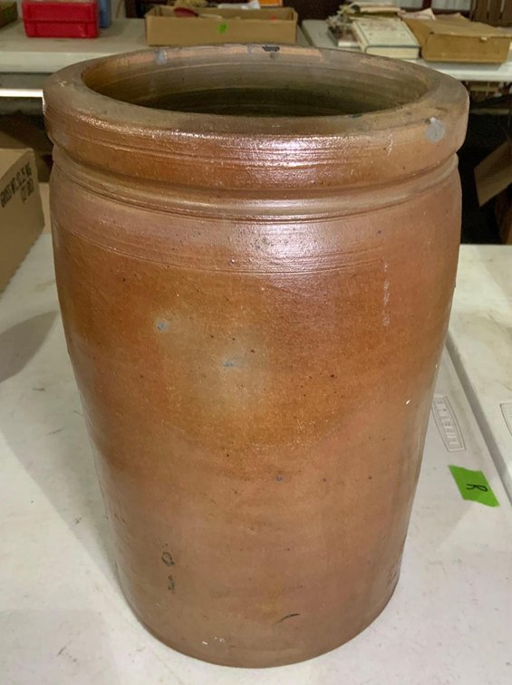 Image for 700+ Lots of Furniture, Longaberger, Sewing Machines and Household Items: Live and Online