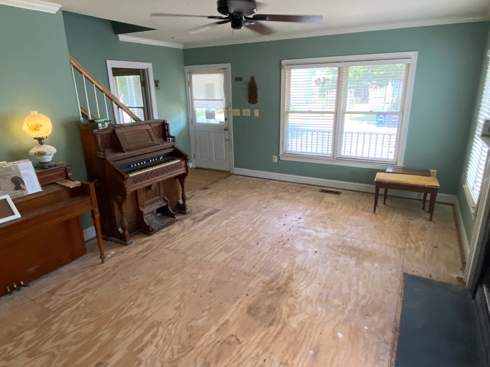 Image for 4 BR/3 BA Home & Adjacent .14 +/- Acre Vacant Lot in The Town of Leesburg, VA--SELLING to the HIGHEST BIDDER!!