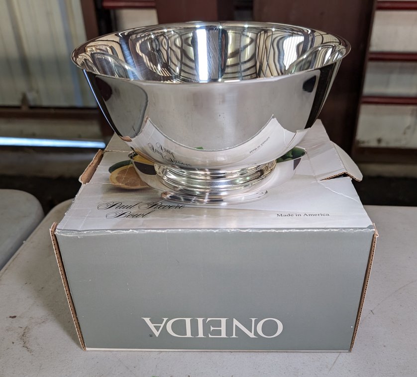 Image for Estate of William C. Whitmore, Lladro Porcelain Figurines, Antique Furniture, Holiday Decorations & More - Virtual Auction