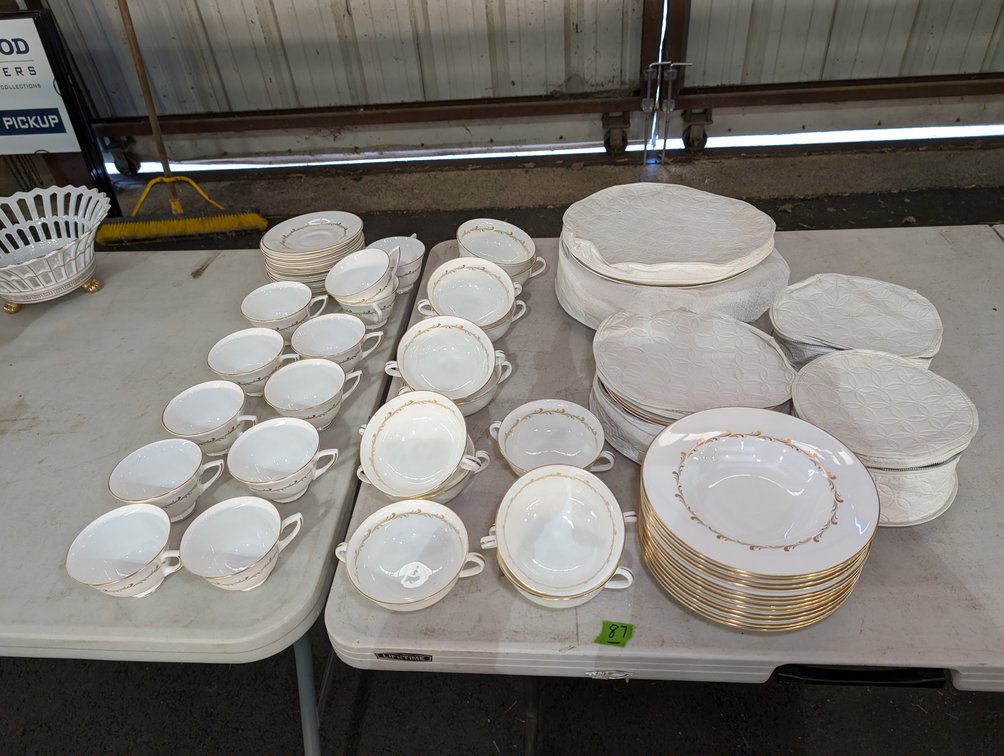 Image for Estate of William C. Whitmore, Lladro Porcelain Figurines, Antique Furniture, Holiday Decorations & More - Virtual Auction