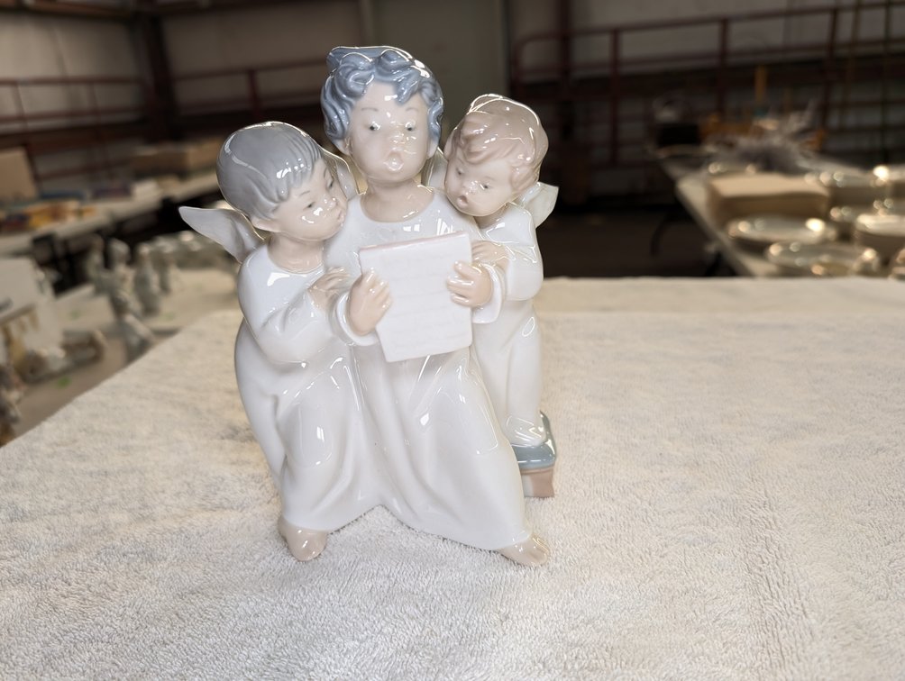 Image for Estate of William C. Whitmore, Lladro Porcelain Figurines, Antique Furniture, Holiday Decorations & More - Virtual Auction