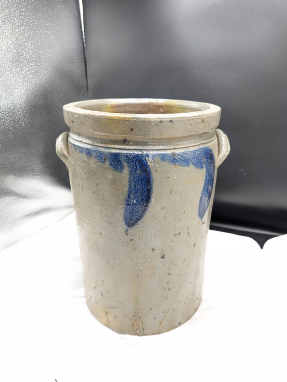 Image for Session 2 - From the Estate of William C. Whitmore - Virginia Stoneware and Crocks, Native American Arrowheads and Artifacts, Tobacco Advertising - In-Person and Online Bidding