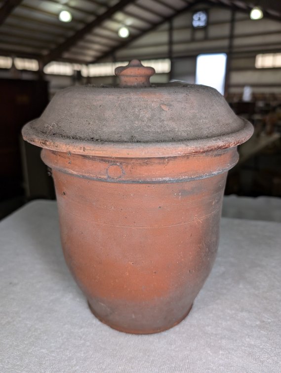 Image for Session 2 - From the Estate of William C. Whitmore - Virginia Stoneware and Crocks, Native American Arrowheads and Artifacts, Tobacco Advertising - In-Person and Online Bidding