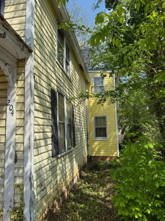 Image for 3 BR/1 BA Home on .23 +/- Acre North King St. Lot in Historic Downtown Leesburg, VA--SELLING to the HIGHEST BIDDER!!