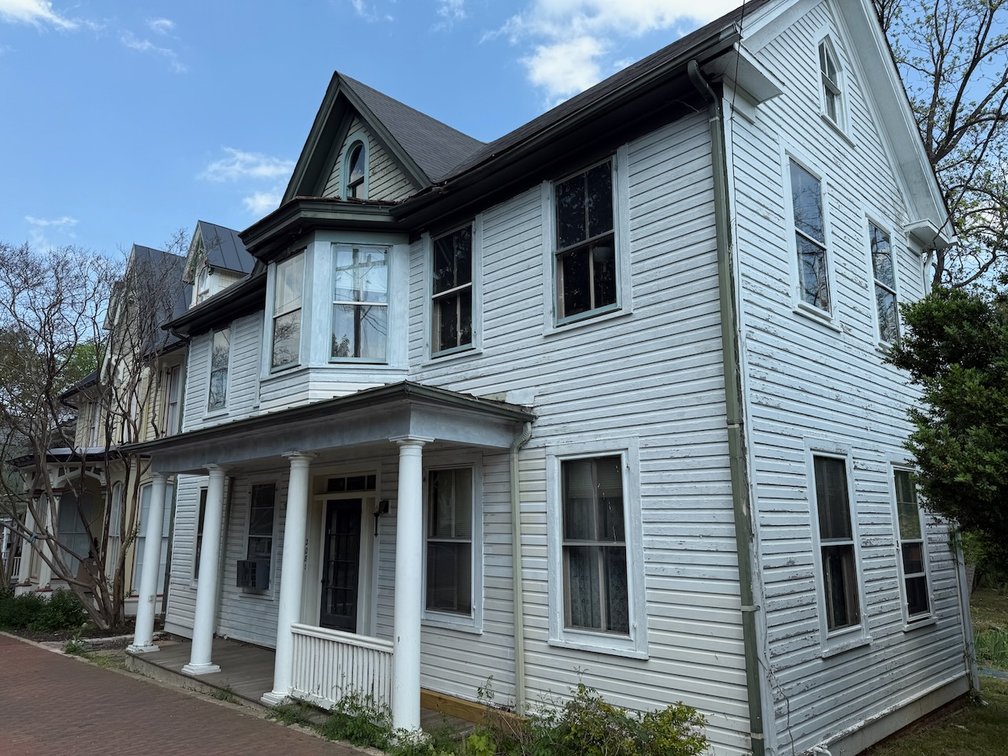 Image for 3 BR/2 BA Home on .47 +/- Acre North King St. Lot in Historic Downtown Leesburg, VA--SELLING to the HIGHEST BIDDER!!