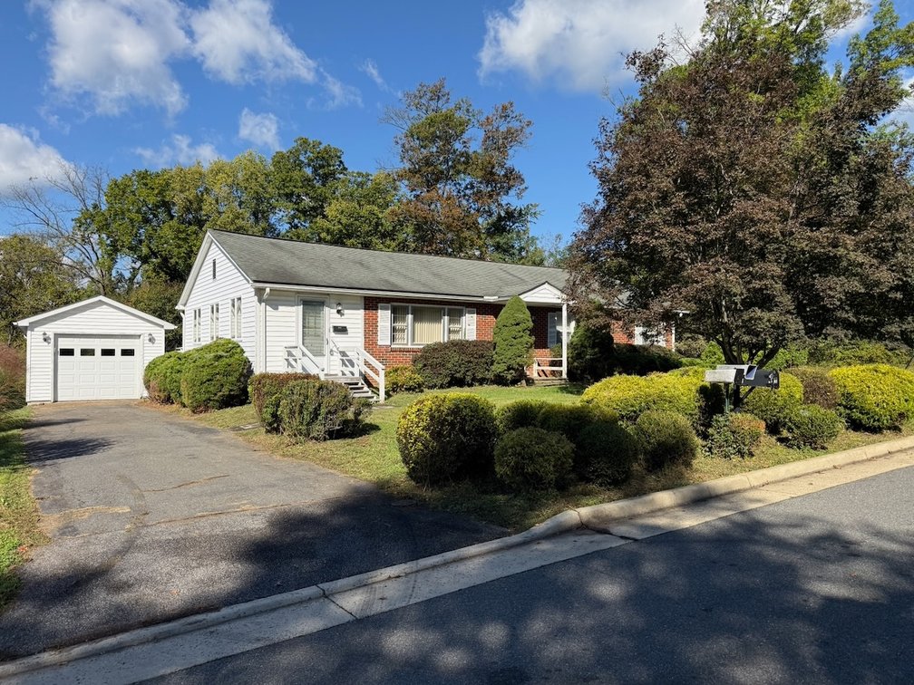 Image for 3 BR/1.5 BA Home w/Basement & Garage/Shop in the Desirable Country Club Hills Neighborhood of Purcellville, VA