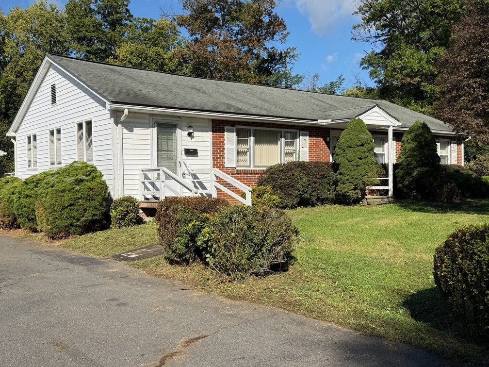 Image for 3 BR/1.5 BA Home w/Basement & Garage/Shop in the Desirable Country Club Hills Neighborhood of Purcellville, VA