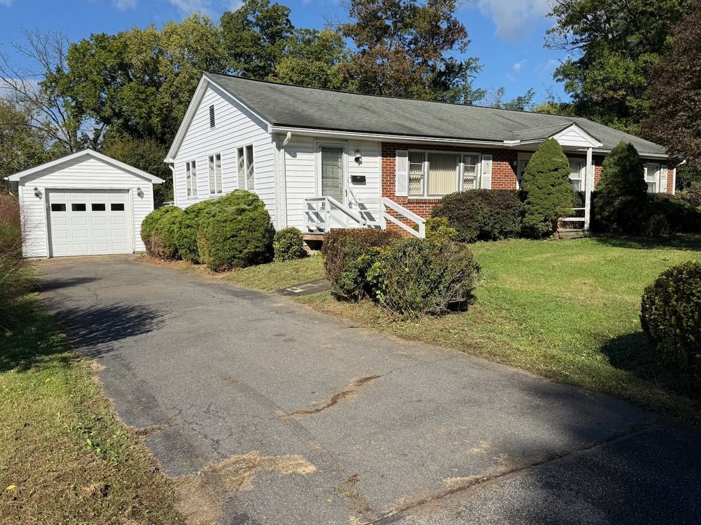 Image for 3 BR/1.5 BA Home w/Basement & Garage/Shop in the Desirable Country Club Hills Neighborhood of Purcellville, VA