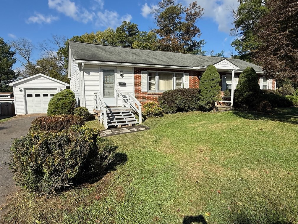 Image for 3 BR/1.5 BA Home w/Basement & Garage/Shop in the Desirable Country Club Hills Neighborhood of Purcellville, VA
