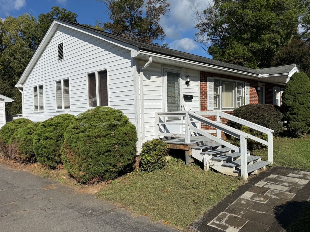 Image for 3 BR/1.5 BA Home w/Basement & Garage/Shop in the Desirable Country Club Hills Neighborhood of Purcellville, VA