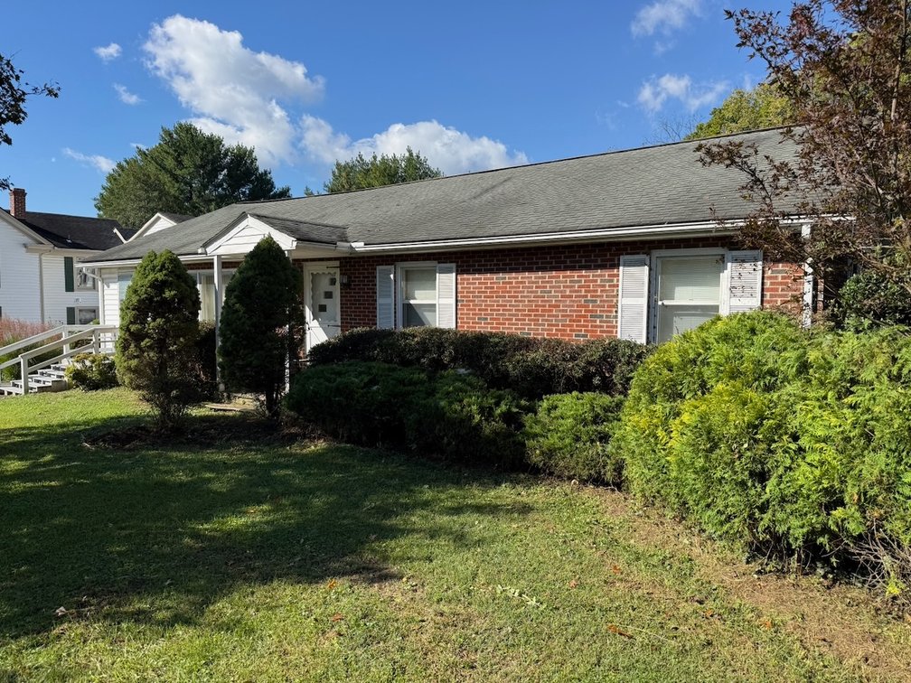 Image for 3 BR/1.5 BA Home w/Basement & Garage/Shop in the Desirable Country Club Hills Neighborhood of Purcellville, VA