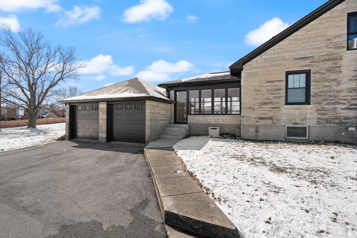 Image for New Albany Commercial Real Estate Auction; 4932 Charlestown Rd; ONLINE AUCTION ONLY