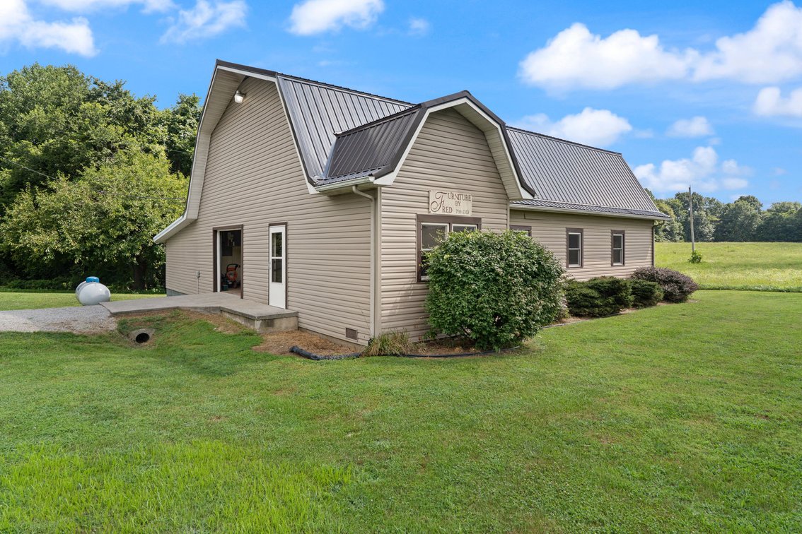 Image for Crawford County Real Estate, Barn & Contents - 3564 S. Vernon Rd - ONLINE AUCTION ONLY