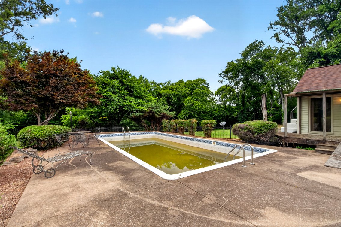 Image for Estate of Larry and Diane Price