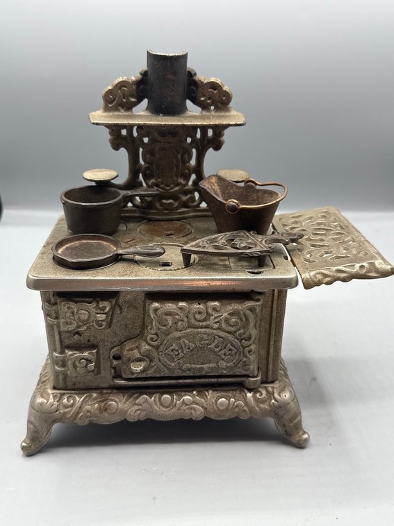 Image for Antiques & Collectibles Online Auction