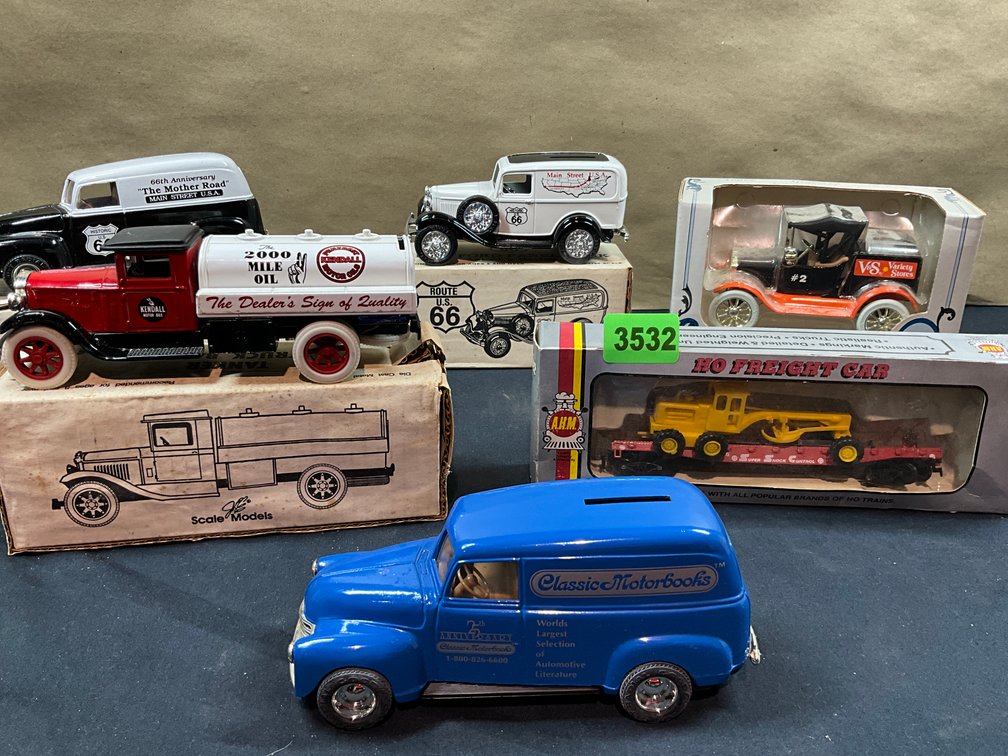 Image for Vintage Vibes Auction: Pyrex, Frankoma, Vintage Treasures & More