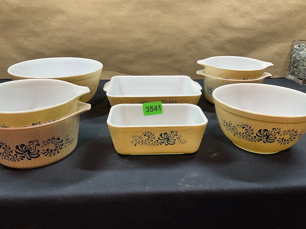 Image for Vintage Vibes Auction: Pyrex, Frankoma, Vintage Treasures & More