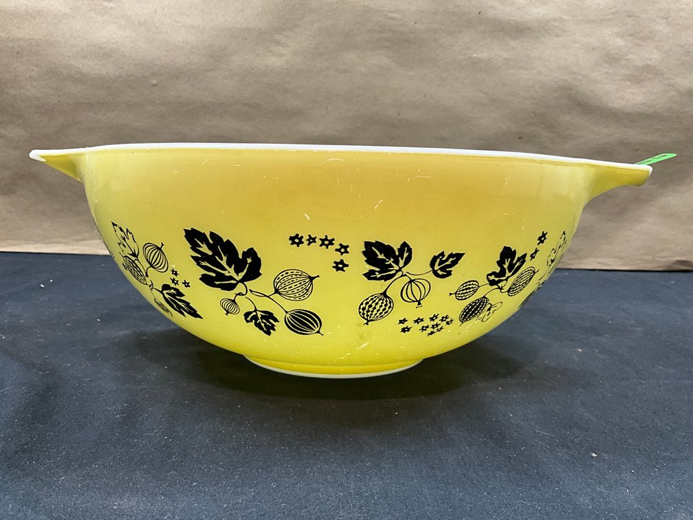 Image for Vintage Vibes Auction: Pyrex, Frankoma, Vintage Treasures & More