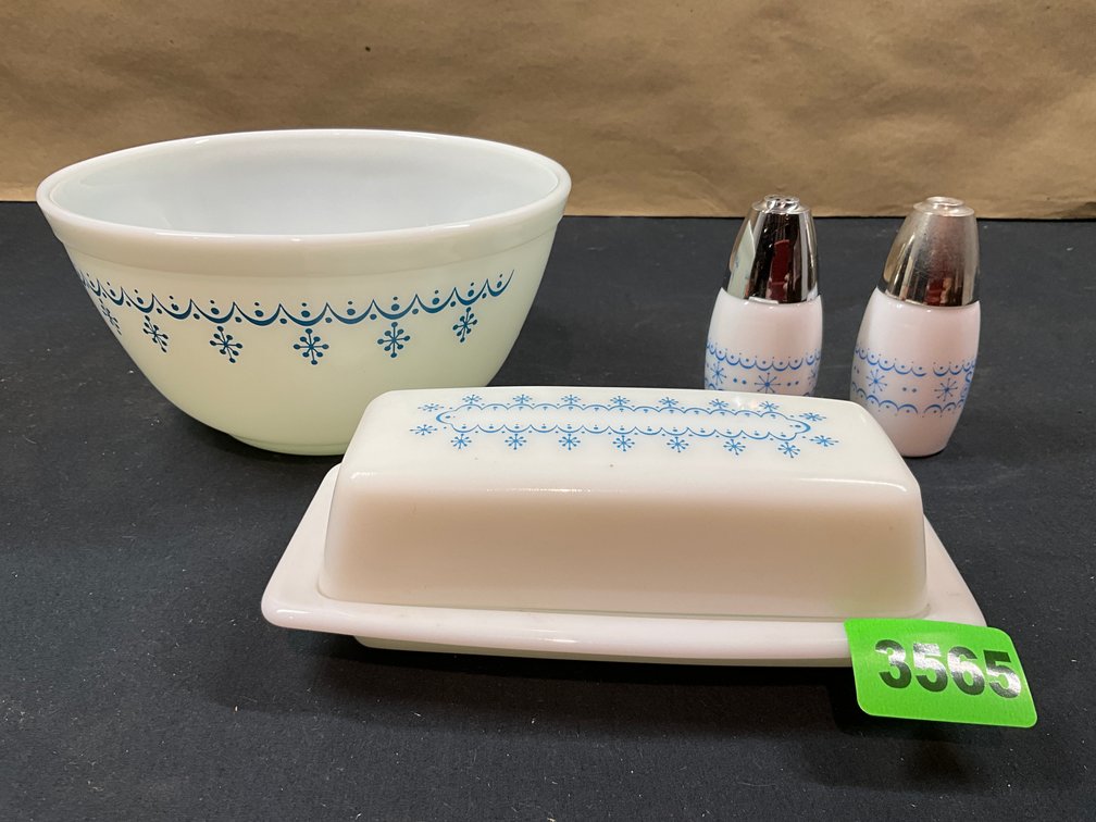 Image for Vintage Vibes Auction: Pyrex, Frankoma, Vintage Treasures & More