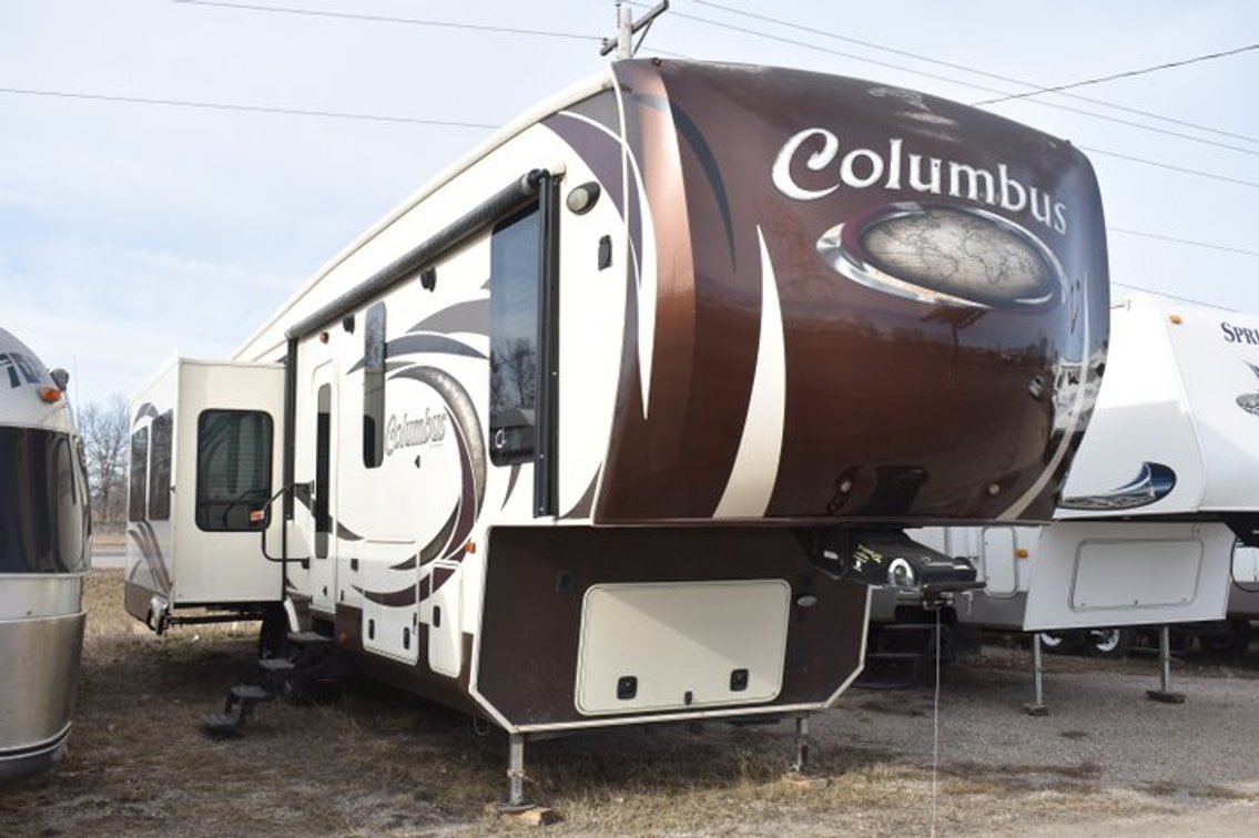 10 Campers: (5) 5th Wheels and (5) Travel Trailers (117613)