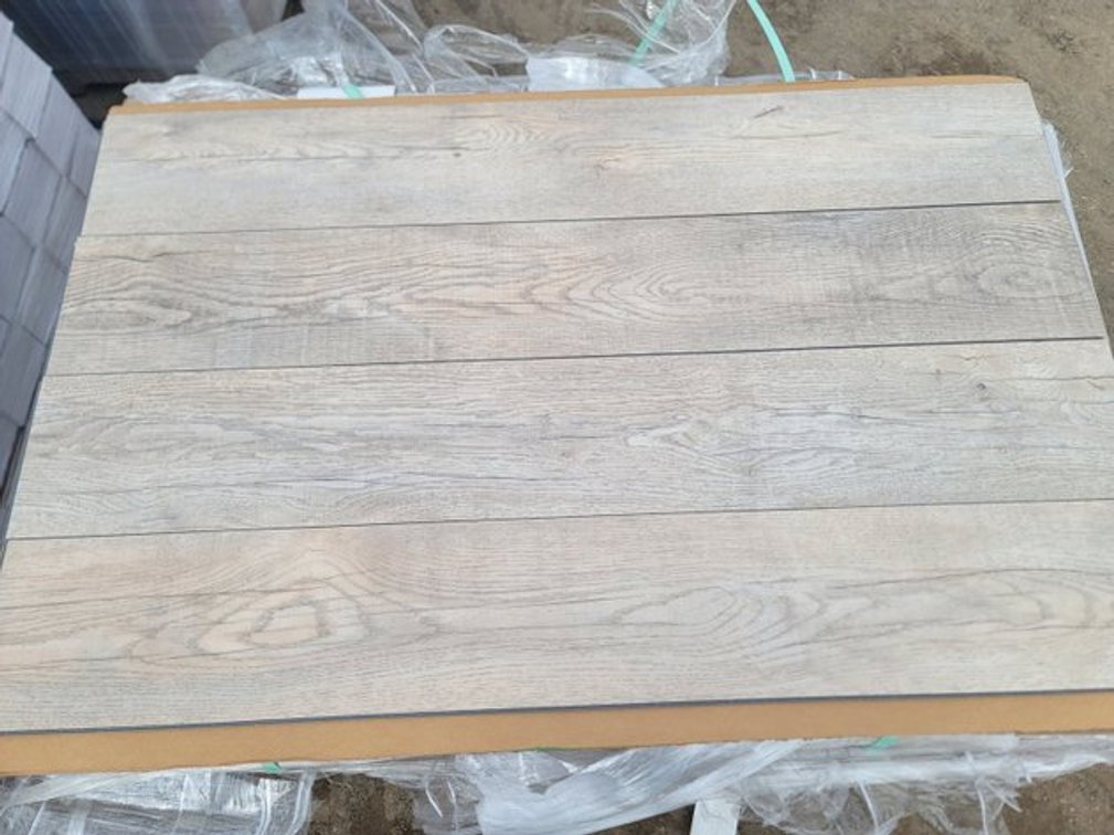 New Waterproof Vinyl & Laminate Snap Together Flooring (119421)
