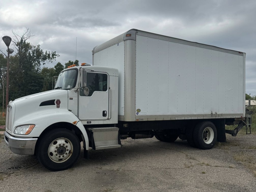 2016 Kenworth T270 18' Box Truck (137144)
