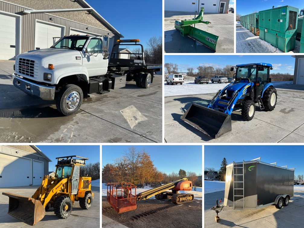 Surplus Construction & Ag Equipment, 2000 GMC C6500 Rollback (156806)