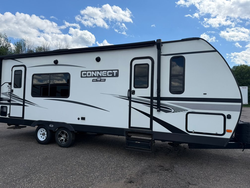 2022 Yeti Voyager Angler Fishhouse & Late Model Campers