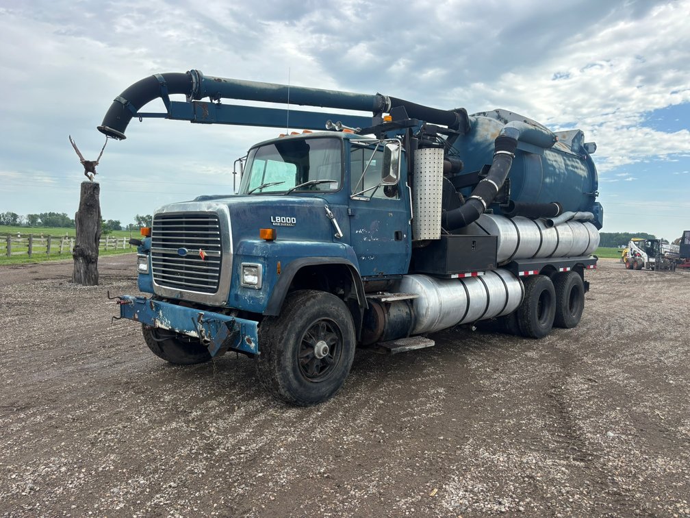 Multi-Business Contractor Equipment Auction: Trucks, Excavator, Trailers & More (164222)