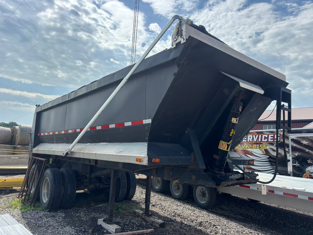 Multi-Business Contractor Equipment Auction: Trucks, Excavator, Trailers & More (164222)
