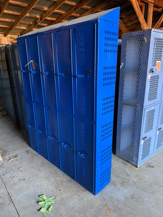 Mora School Surplus: Lockers, Kitchen Equipment & More (165828)