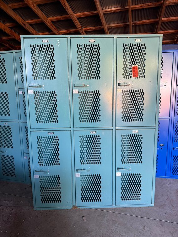 Mora School Surplus: Lockers, Kitchen Equipment & More (165828)