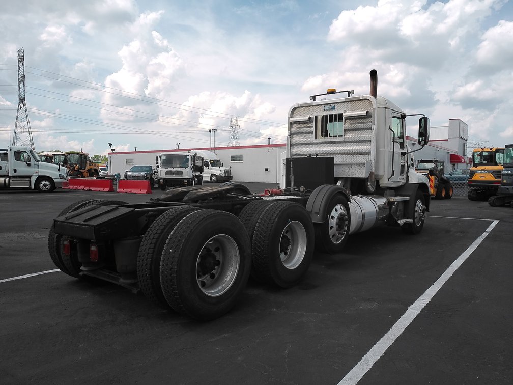 2013 Mack MP8-445E Semi