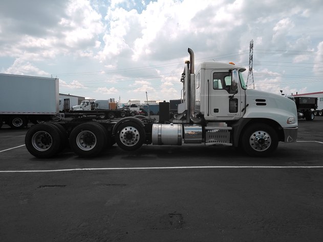 Image for 2013 Mack MP8-445E Semi