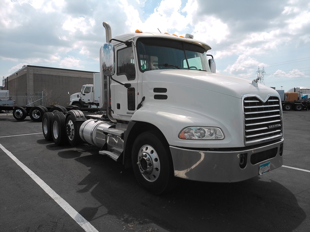 2013 Mack MP8-445E Semi