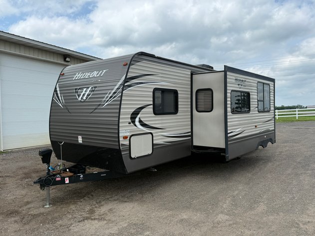 Image for (14) Campers: 5th Wheels & Travel Trailers