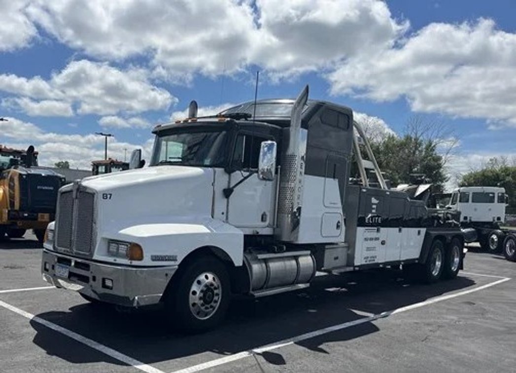 1987 Kenworth T-600 Tow Truck, 30-Ton Wrecker