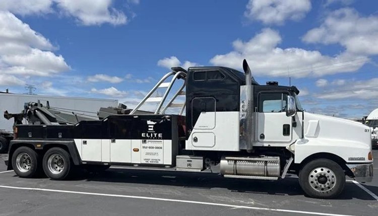 Image for 1987 Kenworth T-600 Tow Truck, 30-Ton Wrecker
